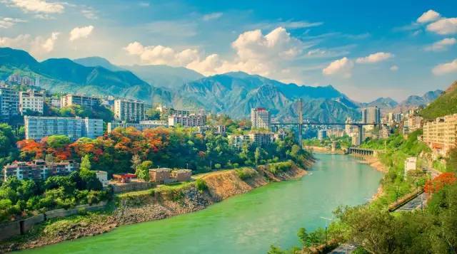 四川，地理、历史与文化的魅力之旅