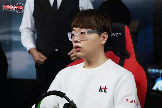 Deft封面特辑，金赫奎魅力全开