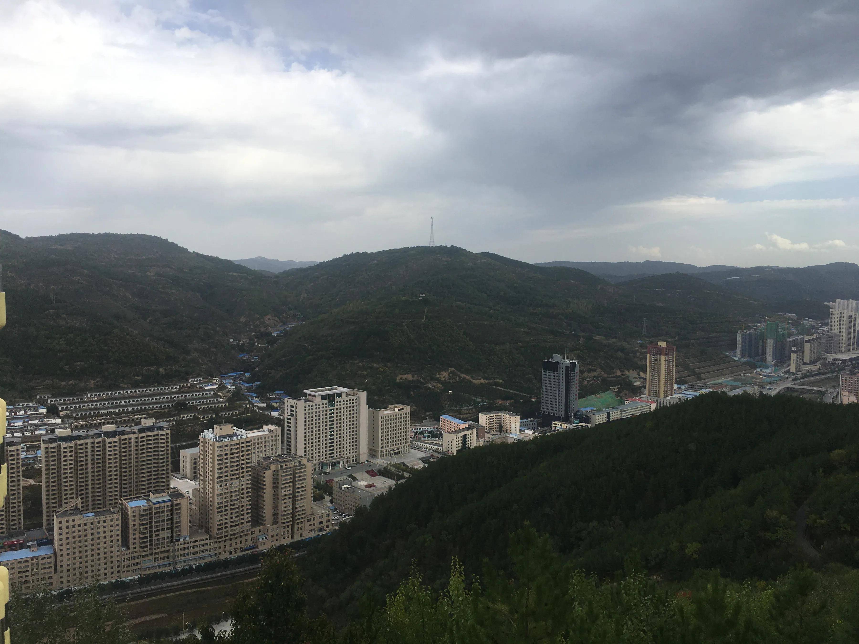 吴起小巷,发现隐藏的时光胶囊小店