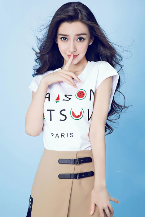 璀璨星途,多才多艺的影视明星杨颖风采展现